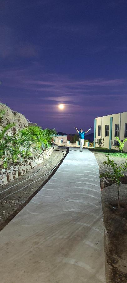 Hillsboro Condominiums บาสแตร์ ภายนอก รูปภาพ